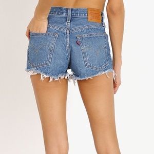 Levi's | 501 High Rise Denim Shorts in‎ Indigo Avenue Size 27